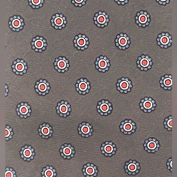 Yves Saint Laurent Neckwear 100% Silk Tie Gray with Small Blue and Red Flowers - Picture 2 of 4